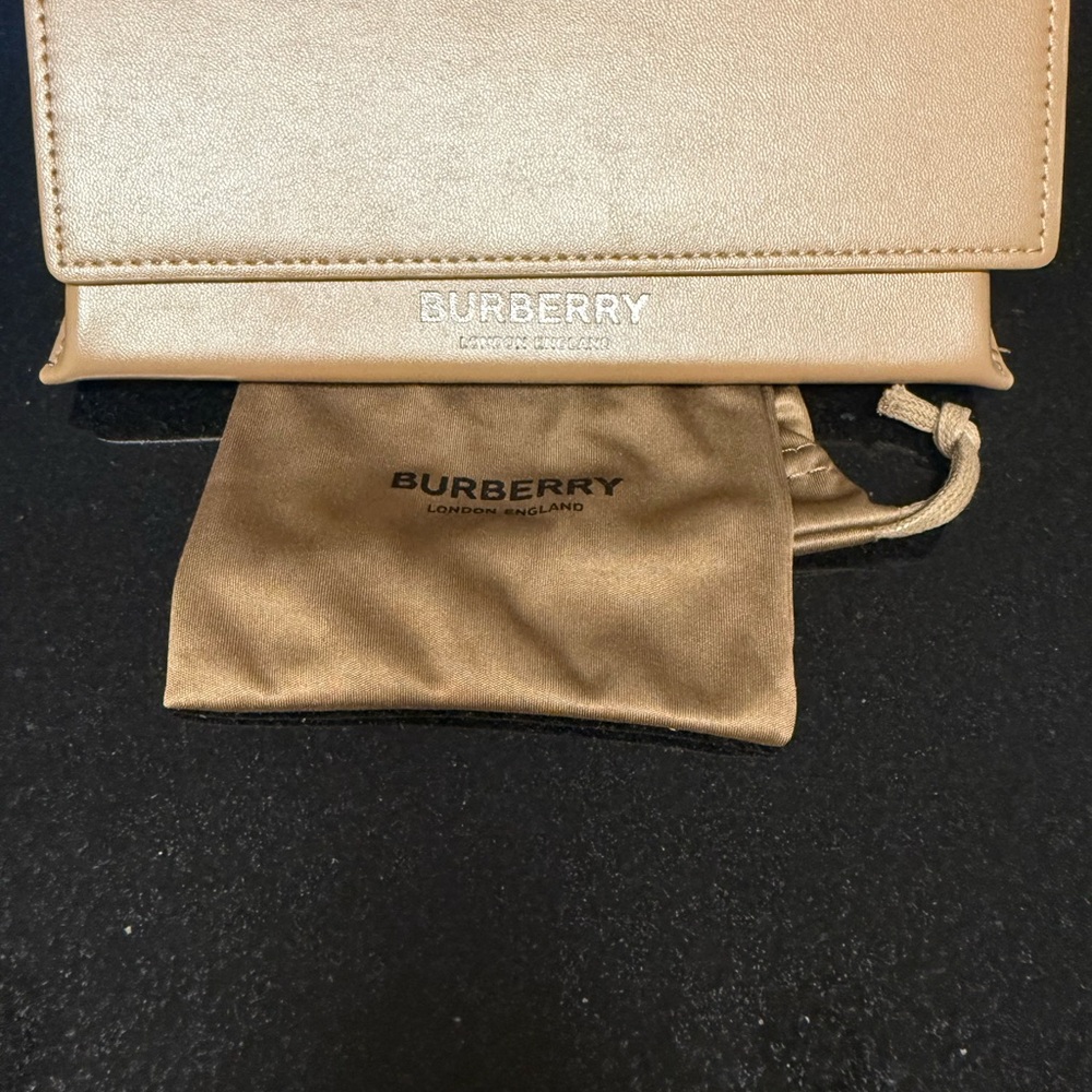 Burberry Sunglasses - Picture 6 of 9